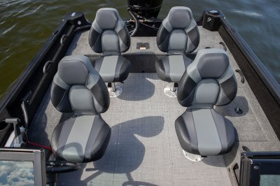 Alumacraft Competitor Shadow -Cockpit-Seating
