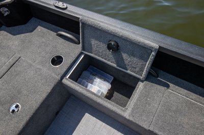 Alumacraft Competitor Shadow -Portside-Tackle-Storage-1