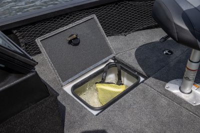 Alumacraft Competitor Shadow -Bow-Livewell