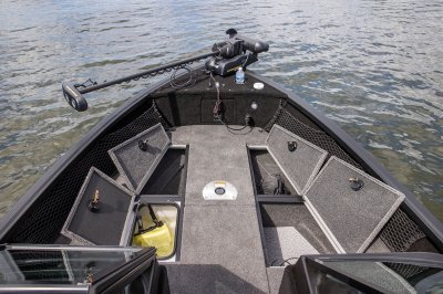 Alumacraft Competitor Shadow -Open-Bow-Storage
